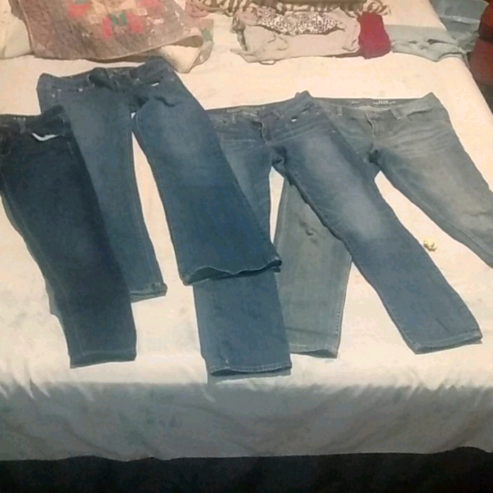 3 PAIR OF American eagle jeans